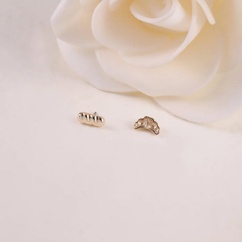 14K Gold Croissant Flat Back Earring