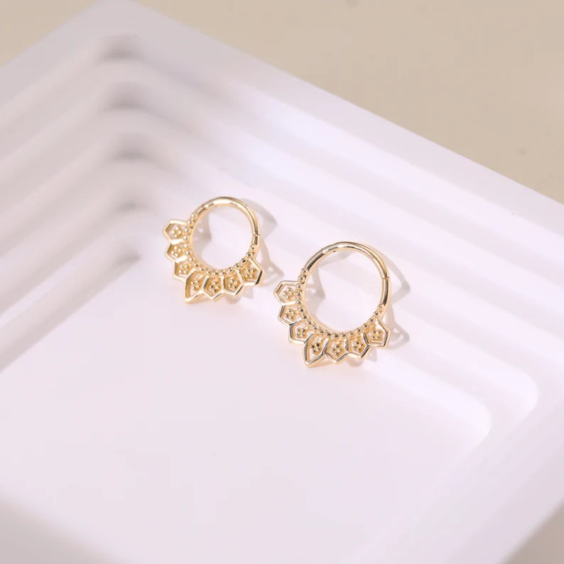 14K Gold Royal Floral Septum Clicker 16G