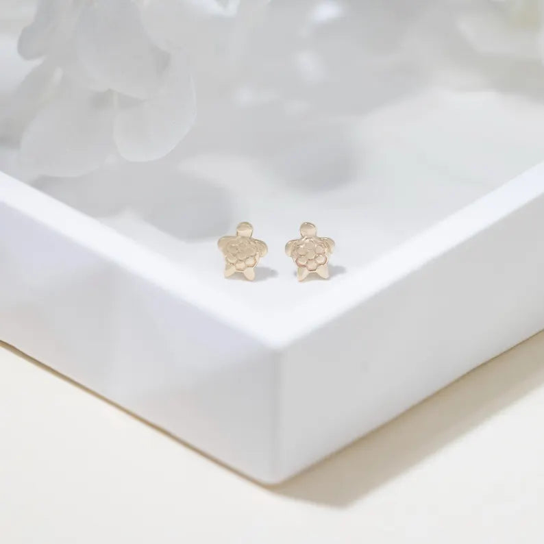 14K Gold Sea Turtle Cartilage Stud Earring