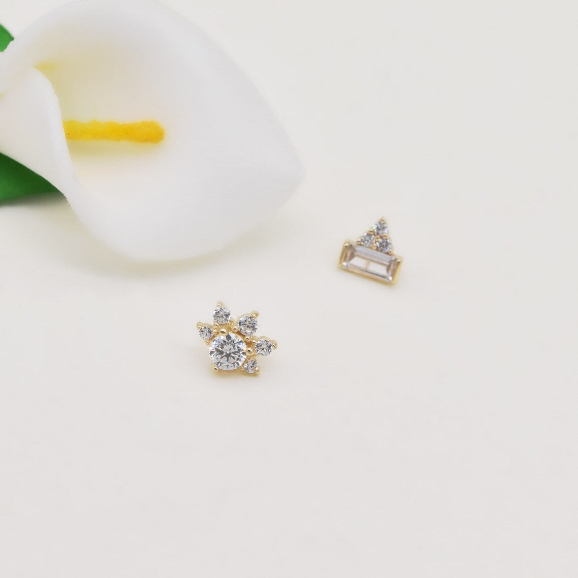 14K Gold Crown Cartilage Stud Earring