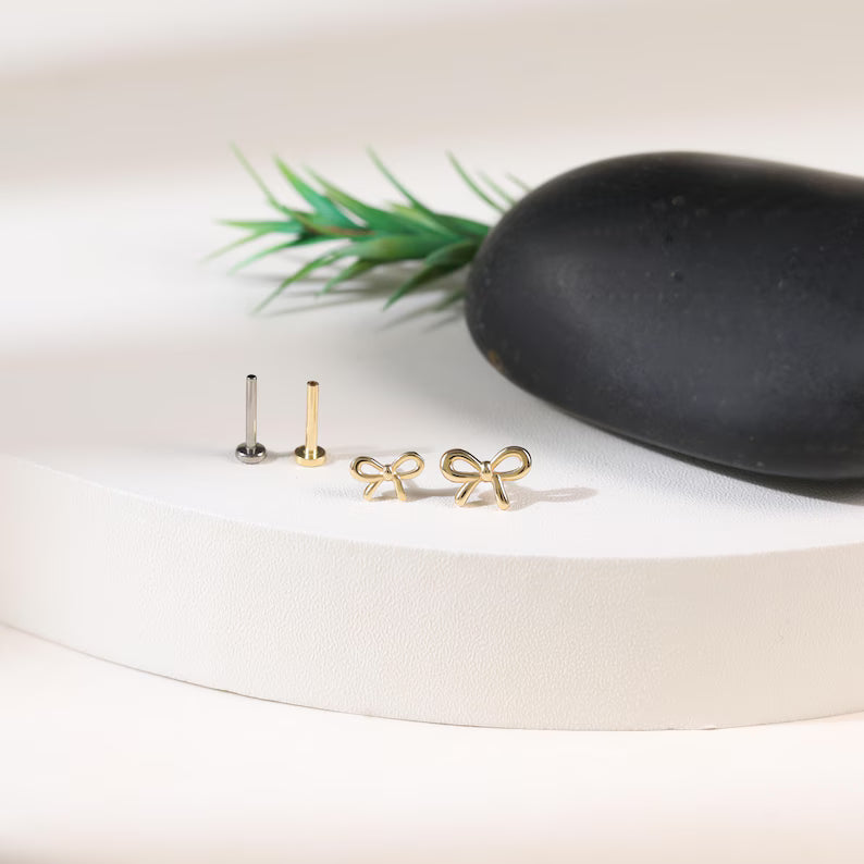 14K Gold Bow Stud Earring