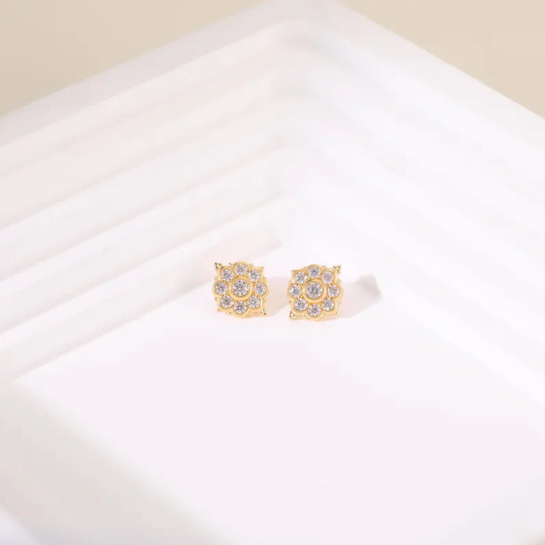 14K Gold Sunburst Sunflower Cartilage Stud Earring