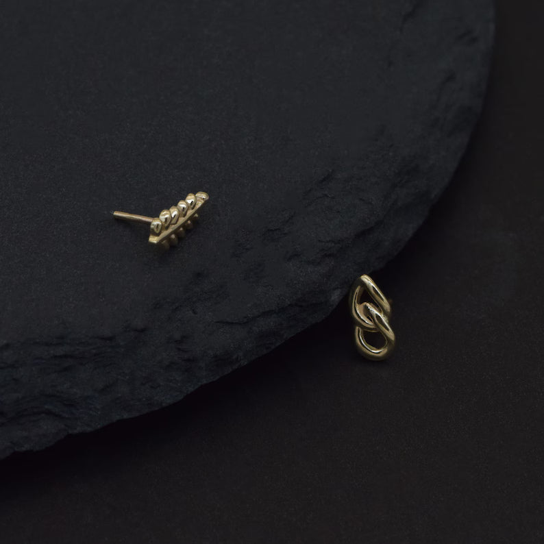 14K Gold Leaf Cartilage Stud Earring