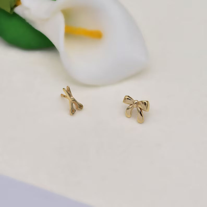 14K Gold Dainty Ribbon Bow Cartilage Stud Earring