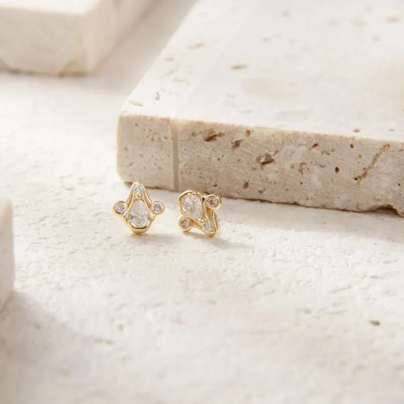 14K Gold Teardrop Cluster Cartilage Stud