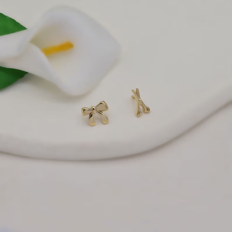 14K Gold Dainty Ribbon Bow Cartilage Stud Earring