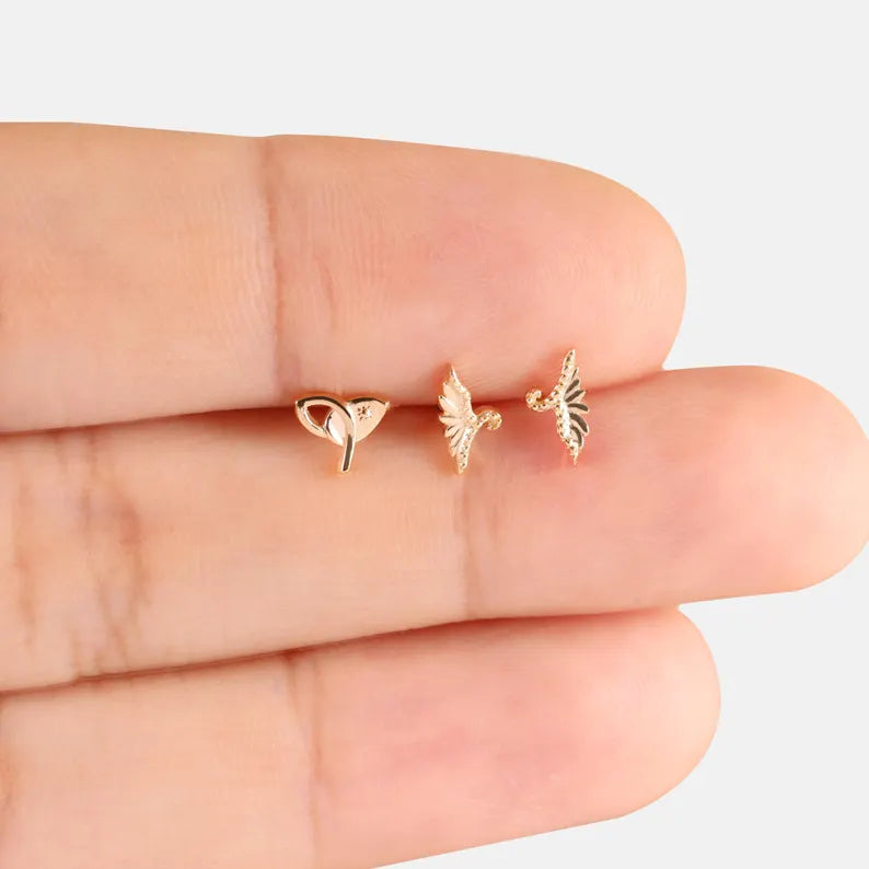 14K Gold Grass Leaf Cartilage Stud Flat Back Earring