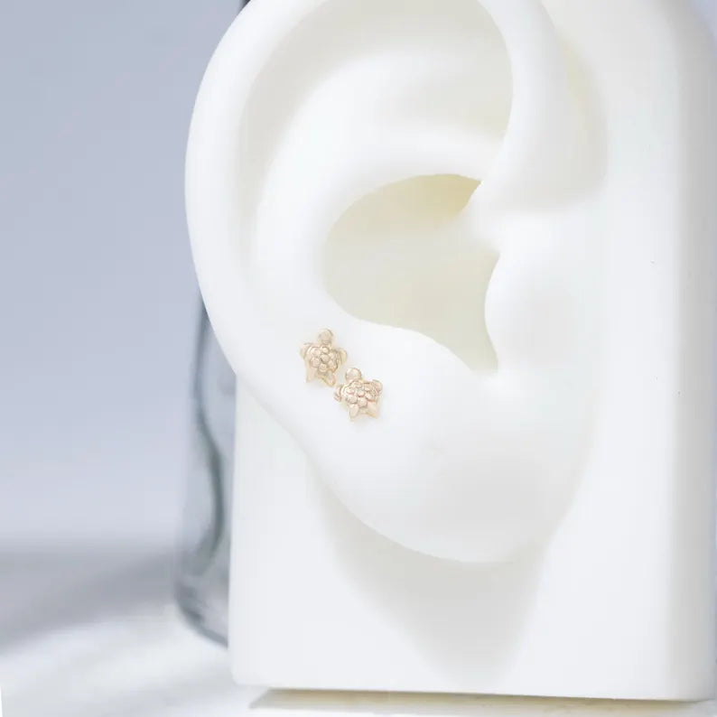 14K Gold Sea Turtle Cartilage Stud Earring