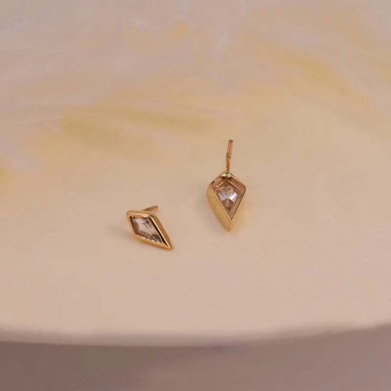 14K Solid Gold Diamond-Cut Kite Stud Earring