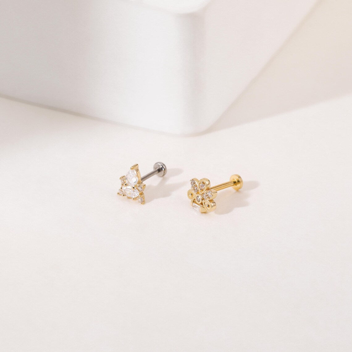 14K Threadless Bee Flat Back Stud
