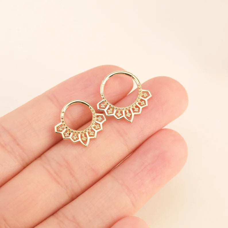 14K Gold Royal Floral Septum Clicker 16G