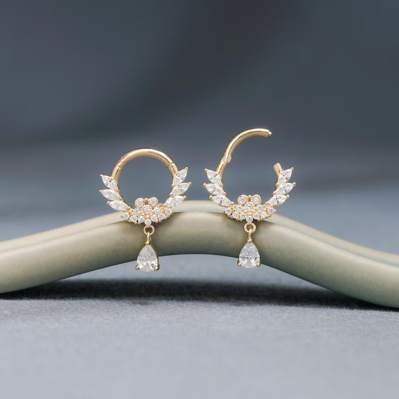 14K Gold Teardrop Septum Hoop 16G