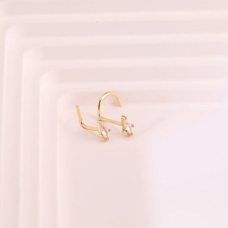 14K Solid Gold Kite Nose Stud – Dainty Twist Piercing