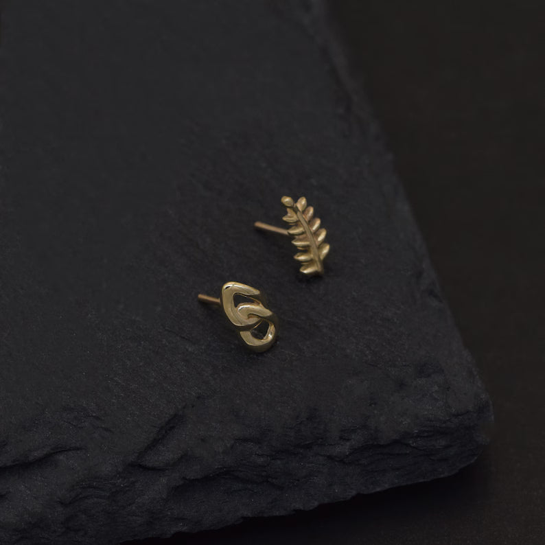 14K Gold Leaf Cartilage Stud Earring