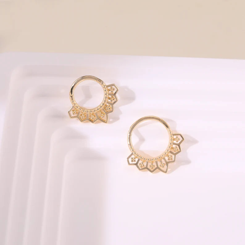 14K Gold Royal Floral Septum Clicker 16G