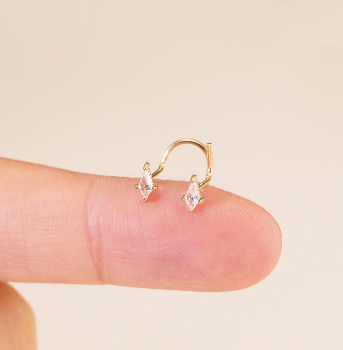 14K Solid Gold Kite Nose Stud – Dainty Twist Piercing
