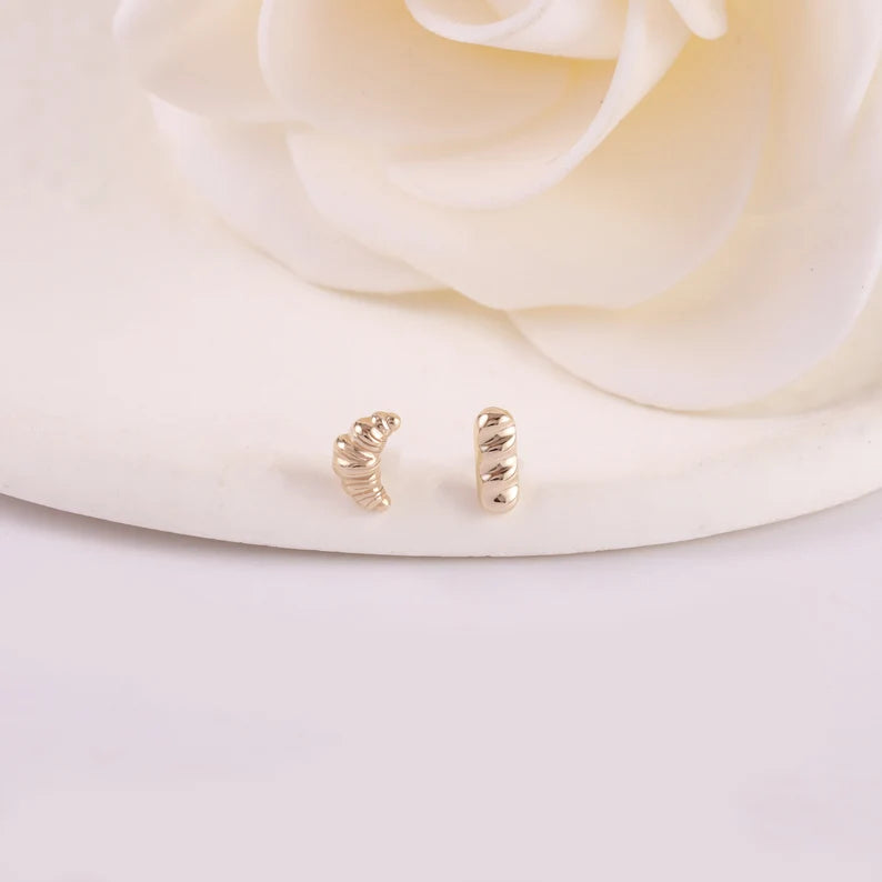 14K Gold Croissant Flat Back Earring