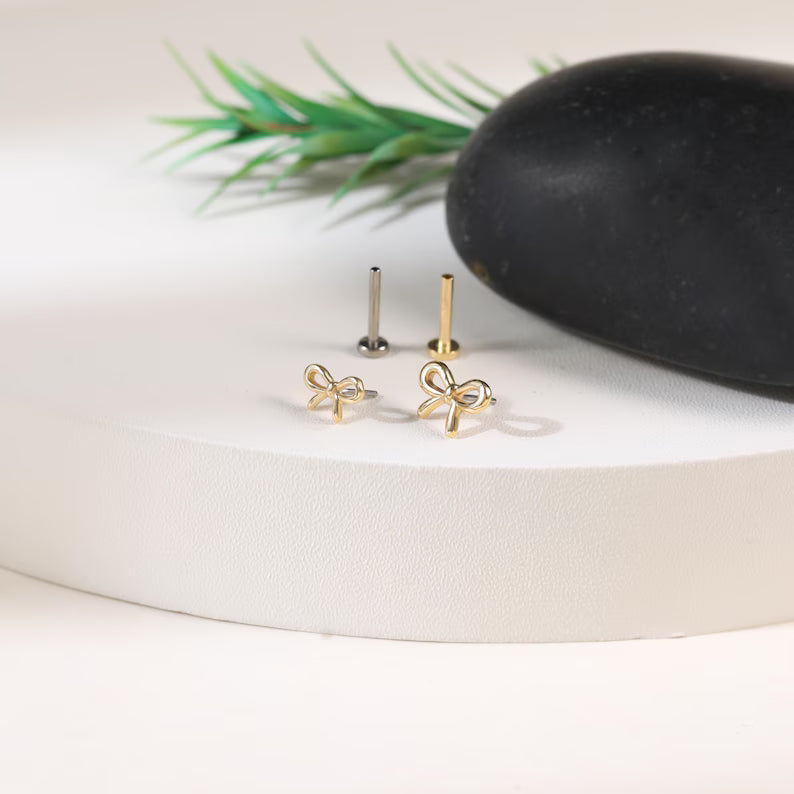 14K Gold Bow Stud Earring