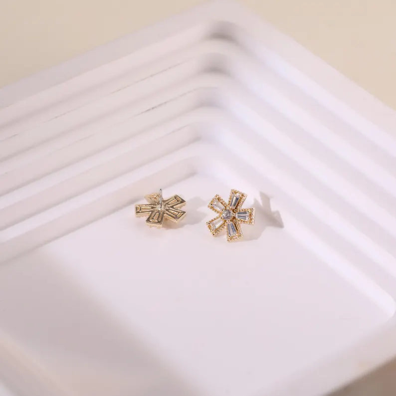 14K Solid Gold Snowflake Flower Cartilage Helix Tragus Stud