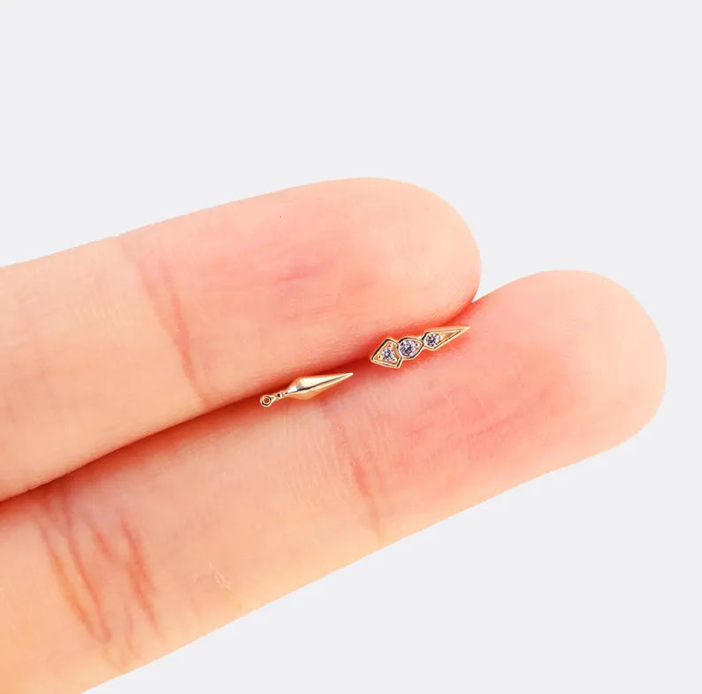 14K Gold Pyramid Cartilage Stud