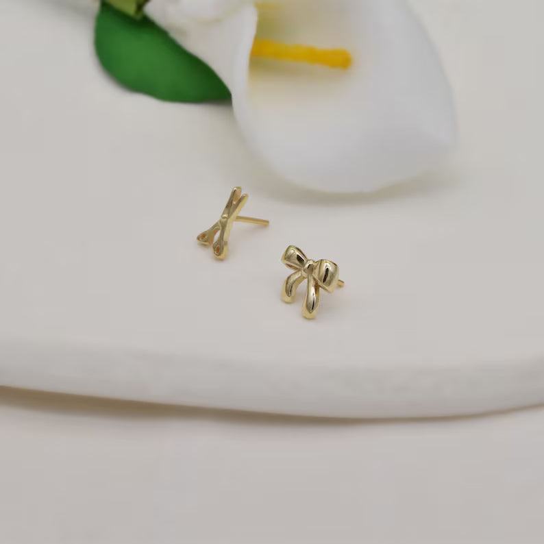 14K Gold Dainty Ribbon Bow Cartilage Stud Earring