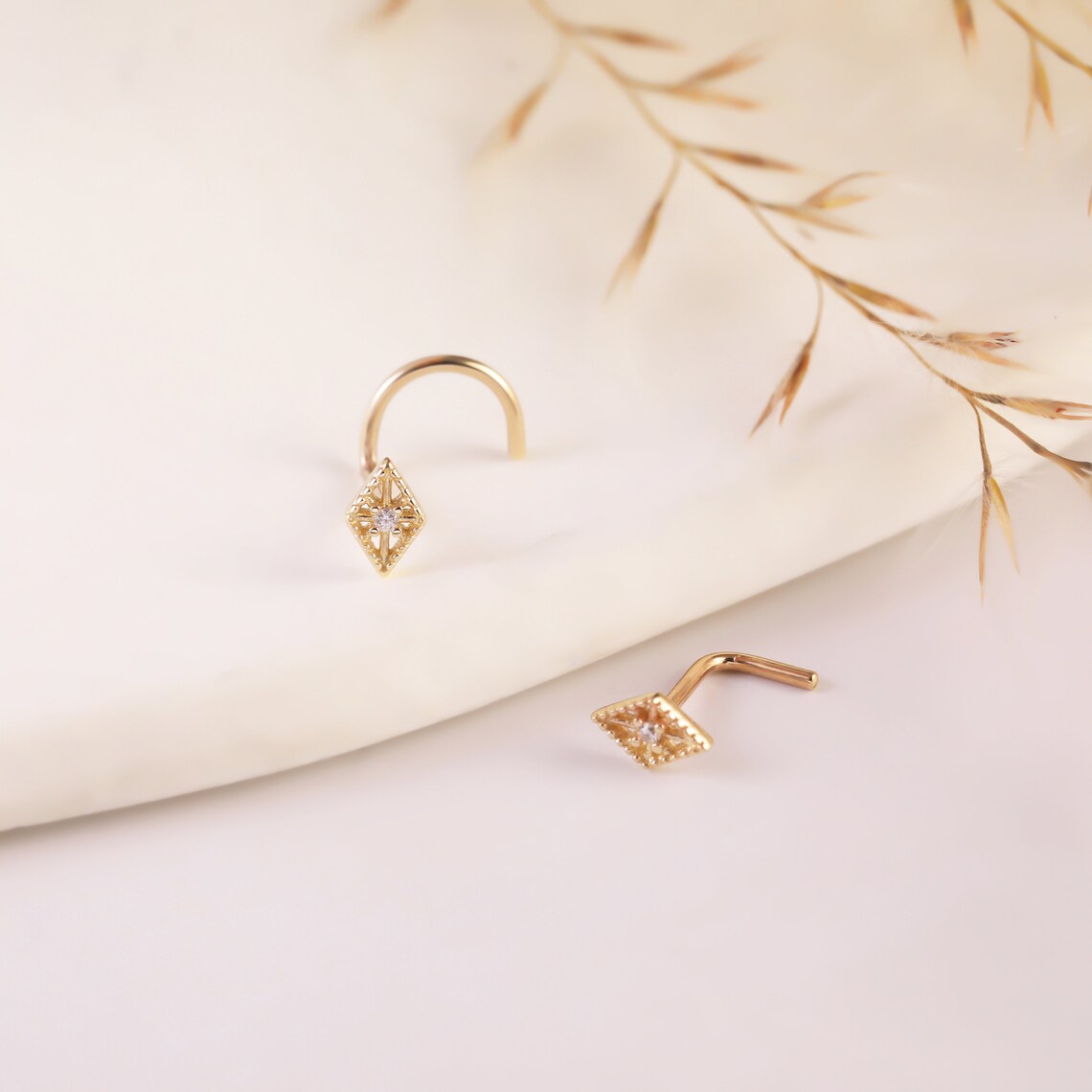 14K Solid Gold Rhombus Twist Nose Stud