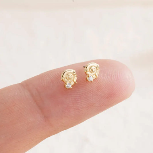 14K Gold Shell Cartilage & Tragus Stud