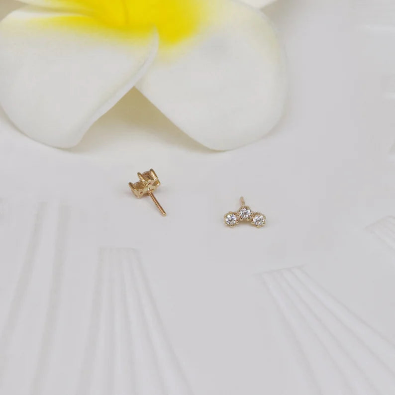 14K Gold Three Stone Cartilage Stud