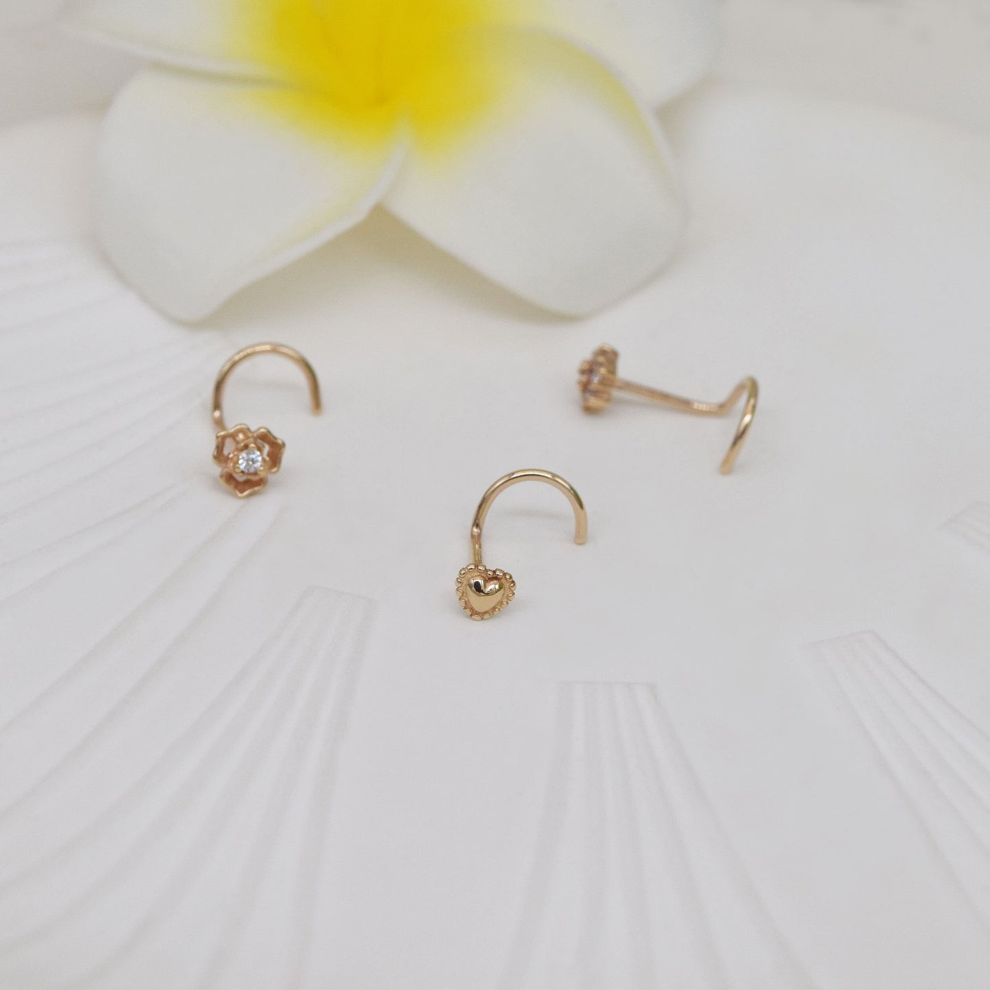 14k Solid Gold Flower Nose Stud Heart Nose Stud Screw Back Nose Ring Gold Piercing Tiny Nose Ring Dainty Diamond Nose Stud Gift For Her 20g