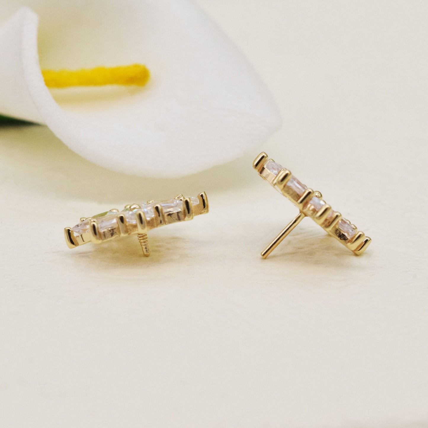 14k Solid Gold Starburst Rhombus Cartilage Earring Conch Stud Helix Stud Tragus Earring Internally Threaded Earring Screw Flat Back Earring