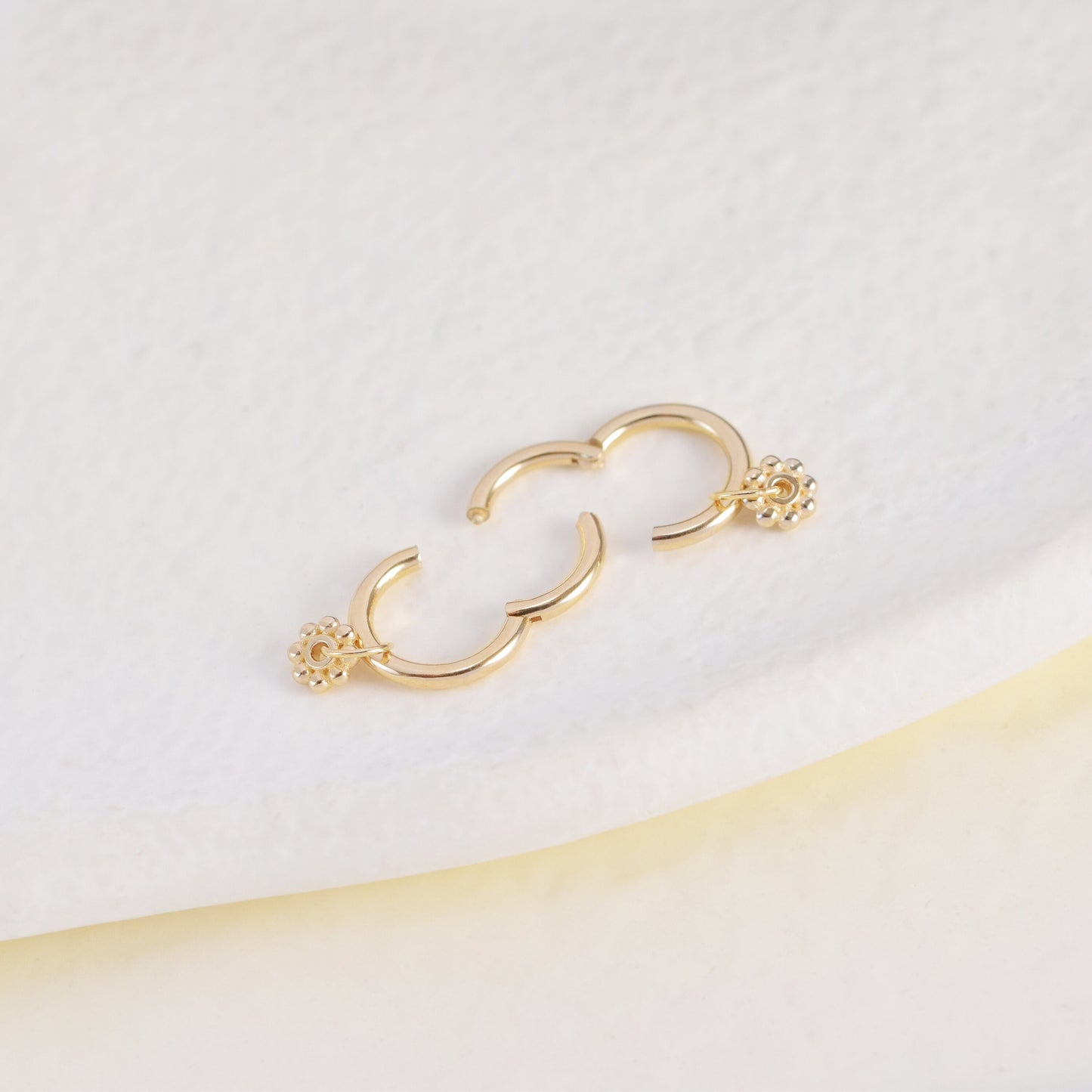 14k Solid Gold Flower Charm Tiny Dot Flower Earring Charm Tiny Circle Flower Stud Dainty Flower Studs Cartilage Tragus Earring Charm