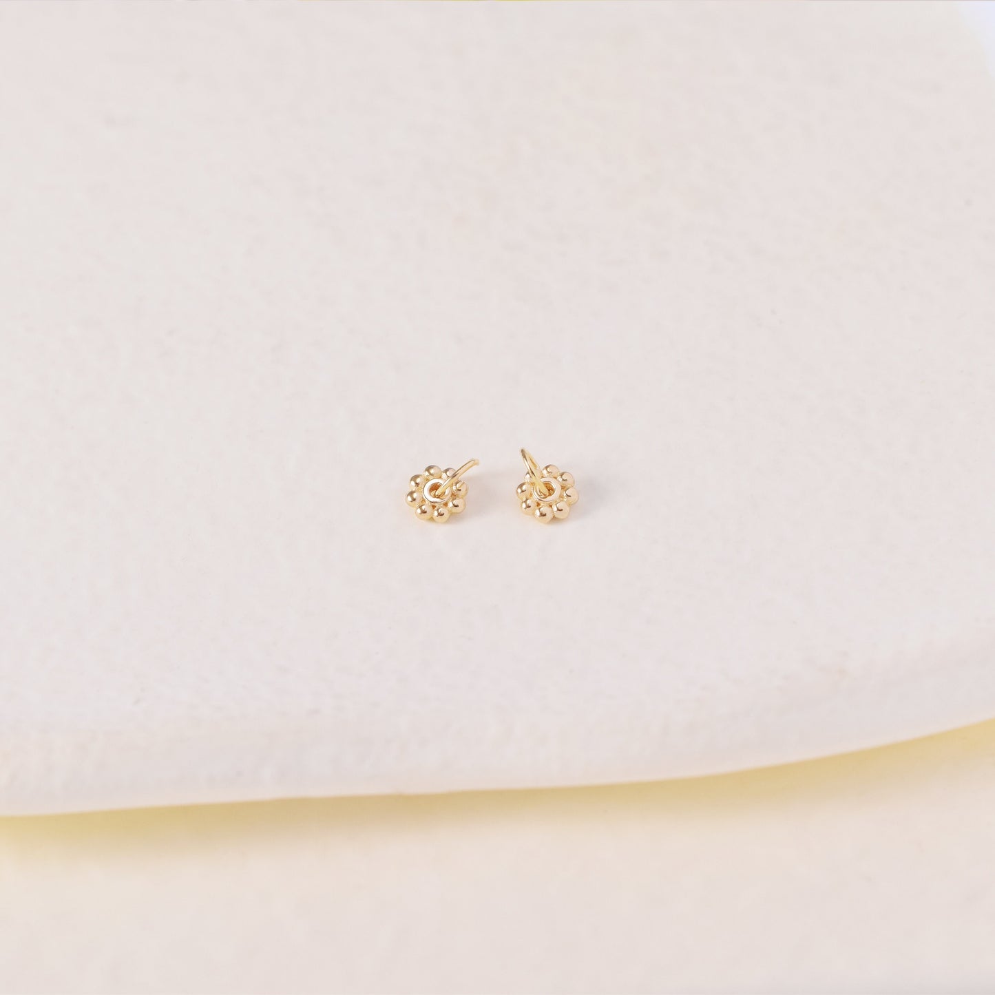 14k Solid Gold Flower Charm Tiny Dot Flower Earring Charm Tiny Circle Flower Stud Dainty Flower Studs Cartilage Tragus Earring Charm