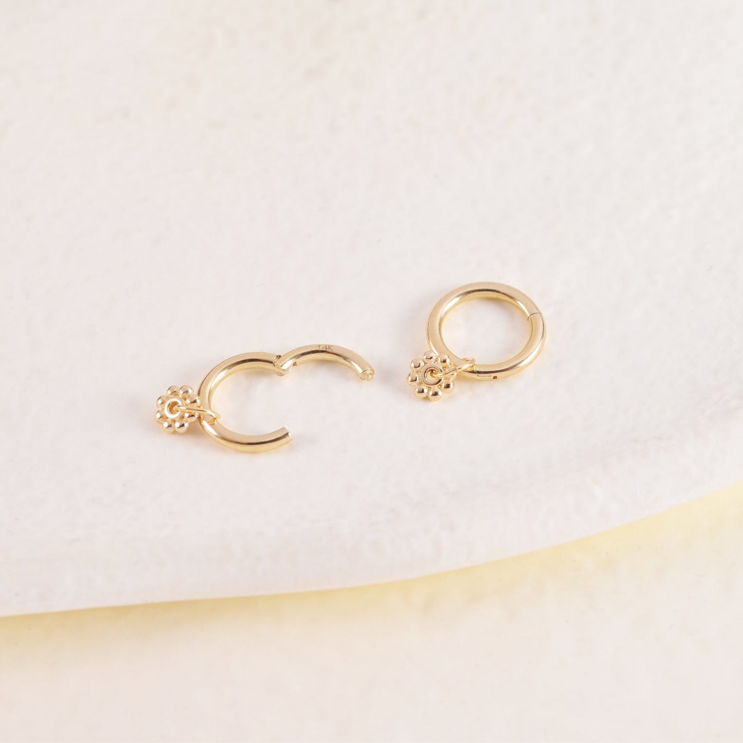 14k Solid Gold Flower Charm Tiny Dot Flower Earring Charm Tiny Circle Flower Stud Dainty Flower Studs Cartilage Tragus Earring Charm